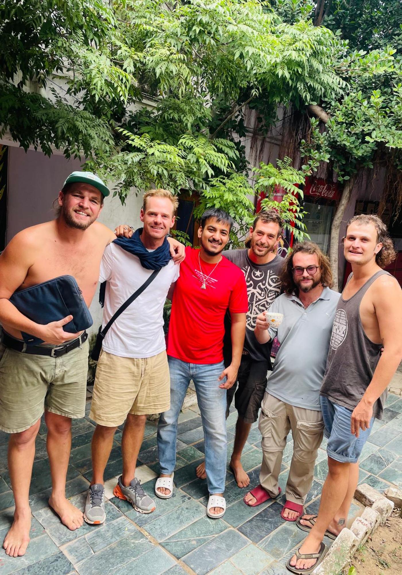 Doctor Alone Hostel พุชการ์ ภายนอก รูปภาพ